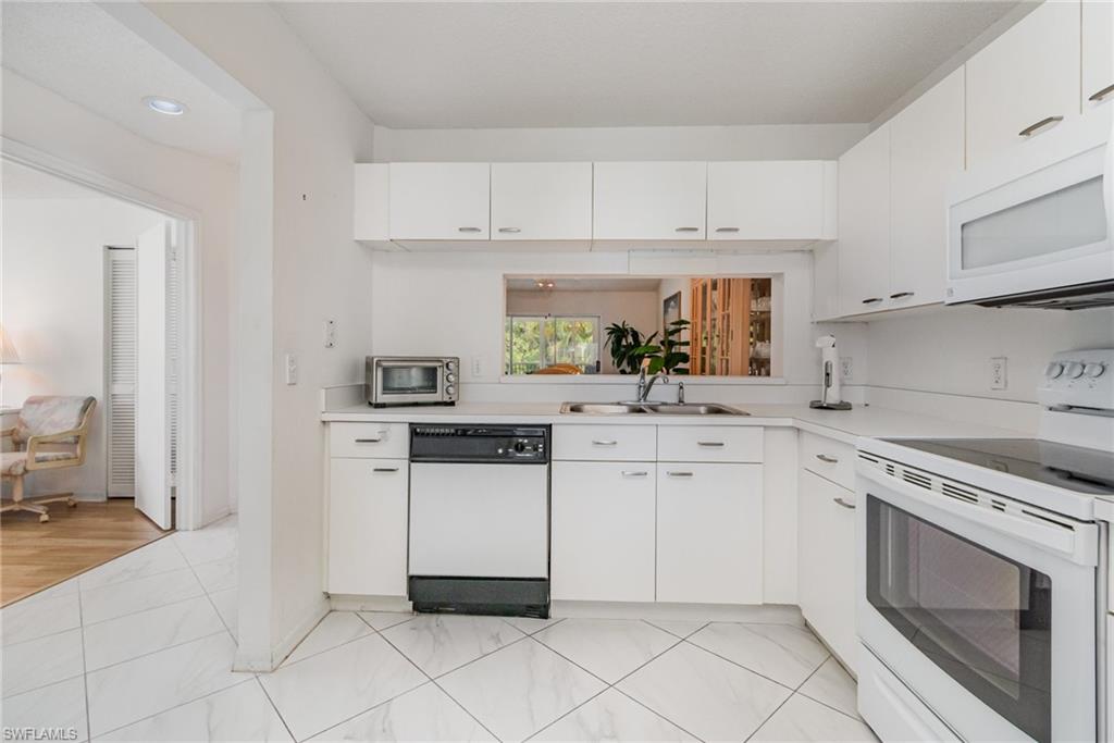 VILLAGES AT EMERALD LAKES - Residential