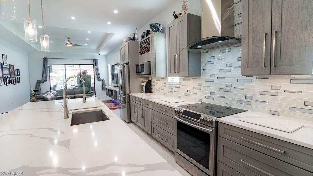 GOLDEN GATE ESTATES - Residential