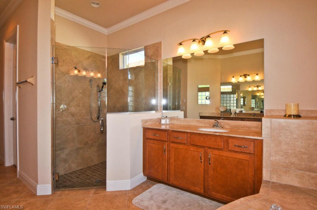 BELLE LAGO - Residential