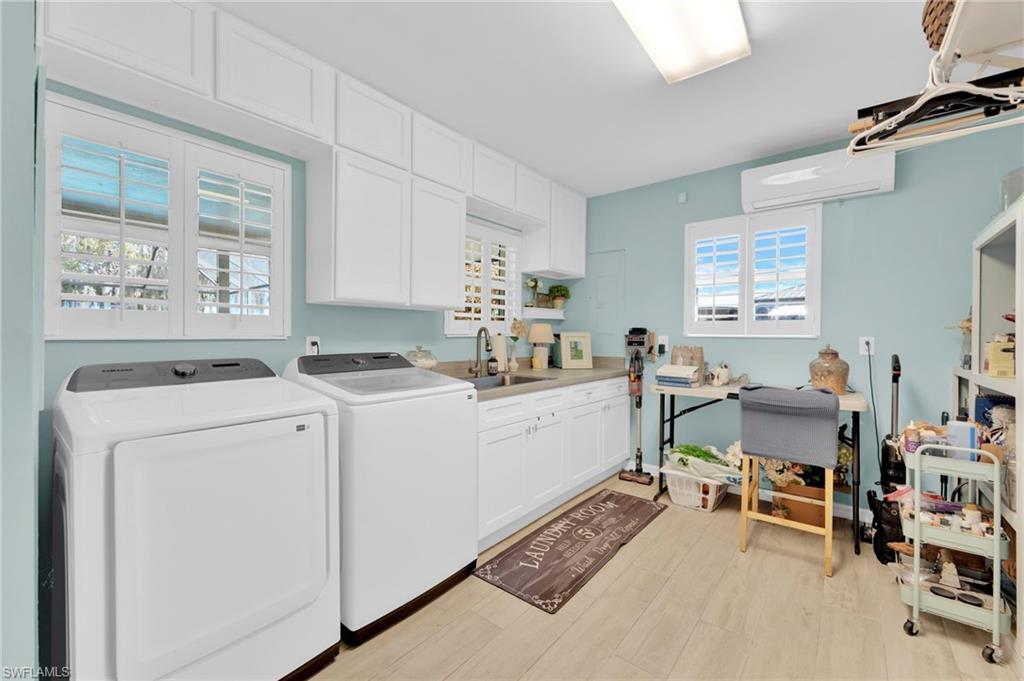 PARADISE SHORES - Residential