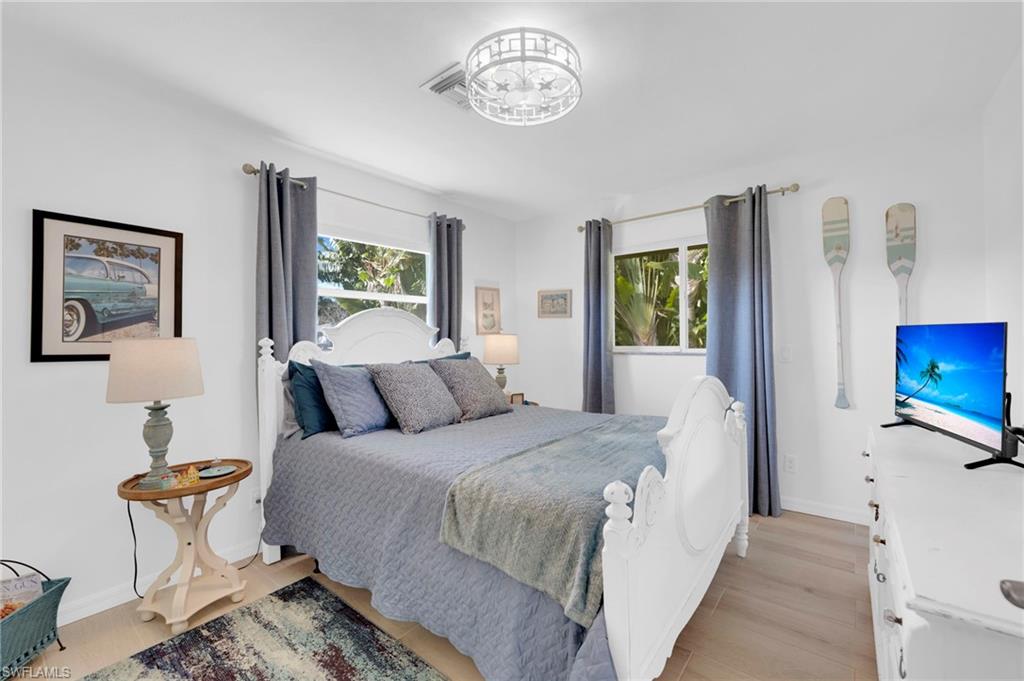 PARADISE SHORES - Residential