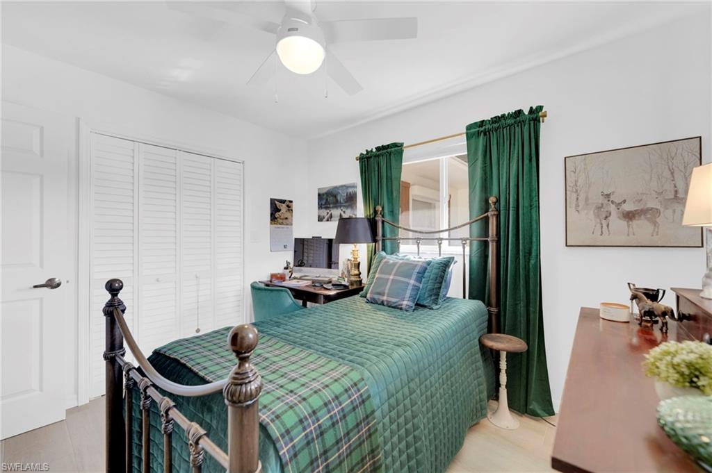 PARADISE SHORES - Residential