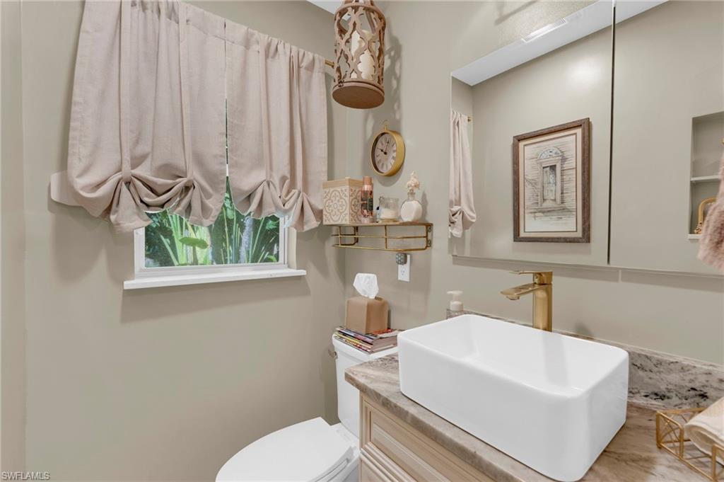 PARADISE SHORES - Residential