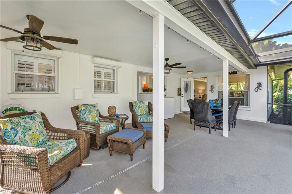 PARADISE SHORES - Residential