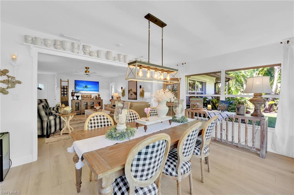 PARADISE SHORES - Residential