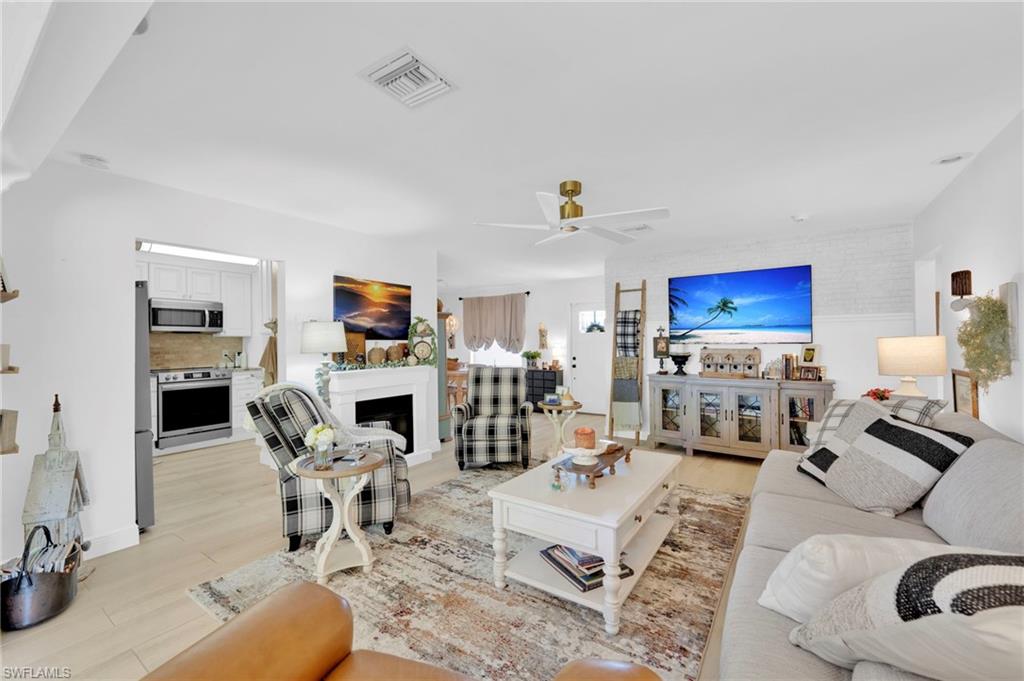 PARADISE SHORES - Residential