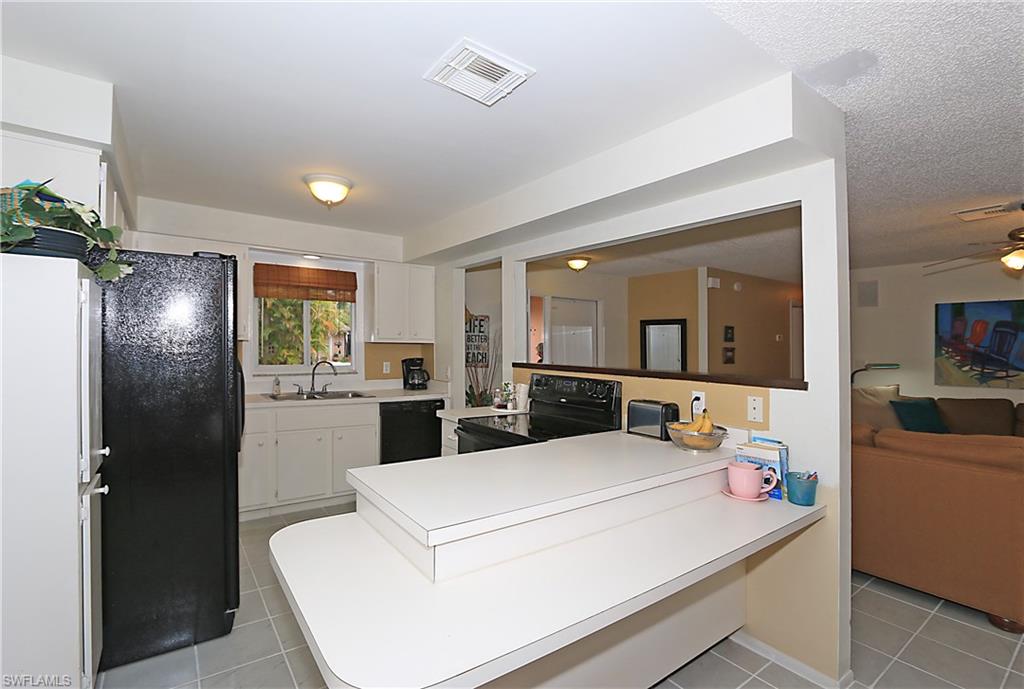 NAPLES PARK - Residential