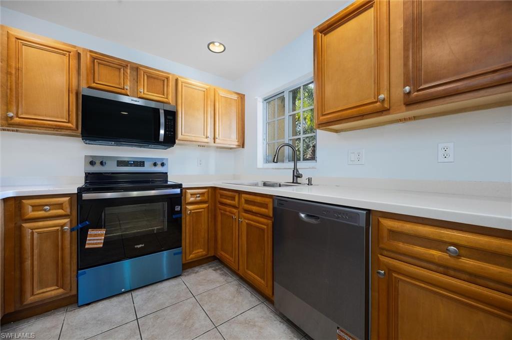 TOWNHOMES AT STONEYBROOK - Residential