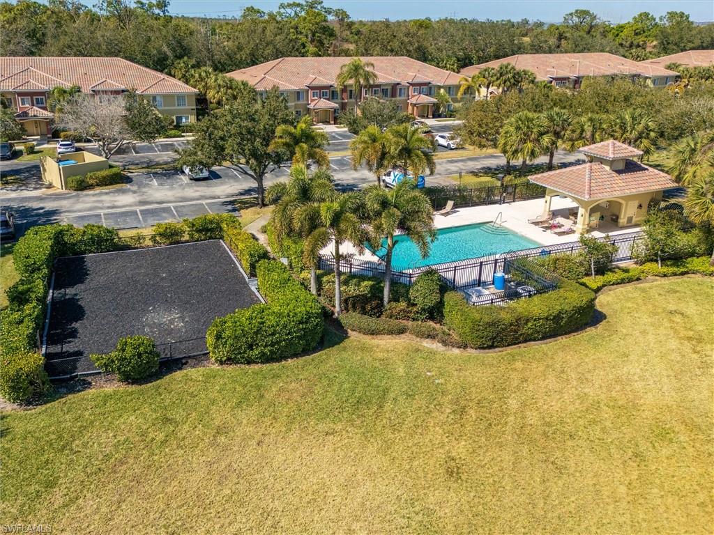 TOWNHOMES AT STONEYBROOK - Residential