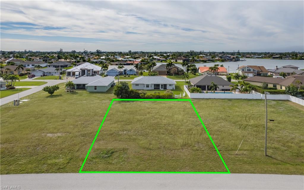 CAPE CORAL - Land