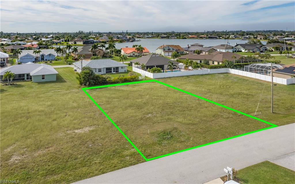 CAPE CORAL - Land