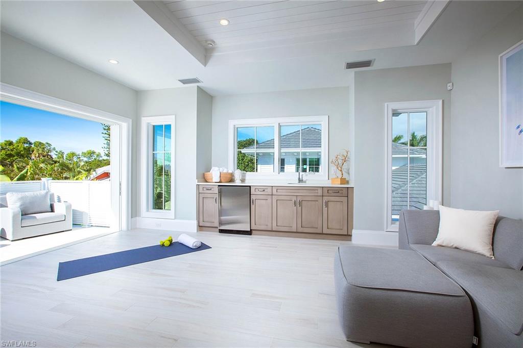 OLDE NAPLES - Residential