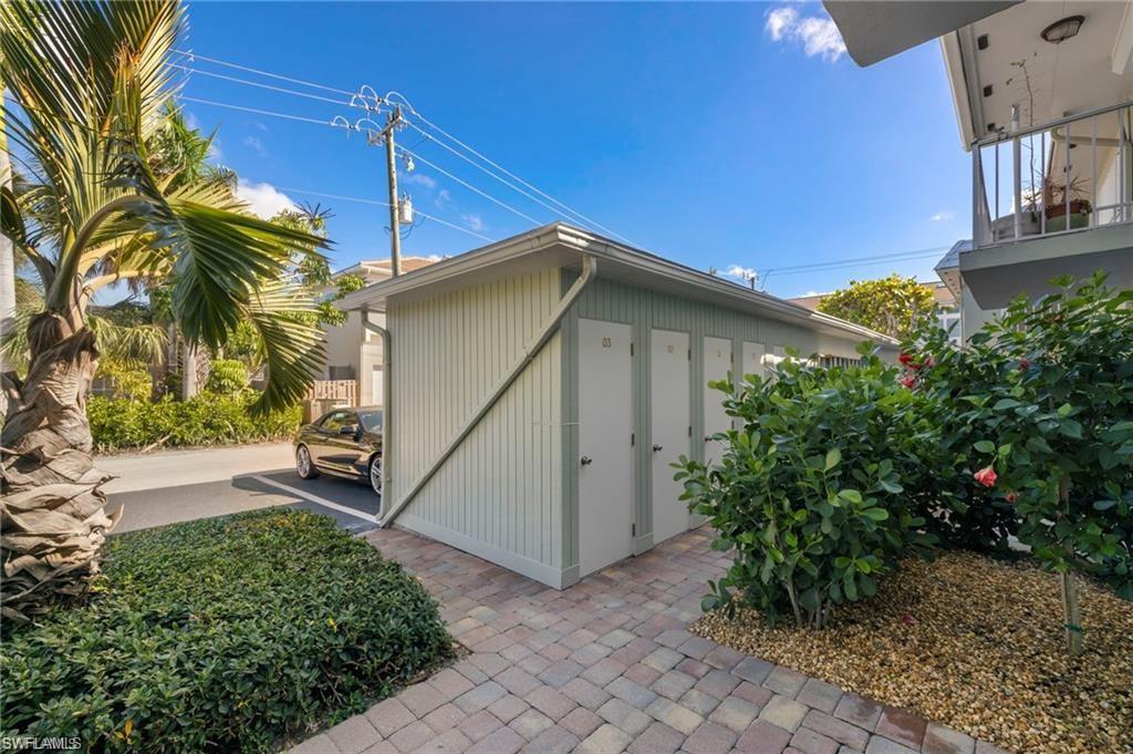 SOUTHWINDS APTS OF NAPLES - Residential Lease