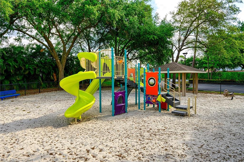 DOVER PARC - Residential