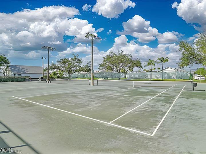 SABAL SPRINGS GOLF AND RACQUET CLUB - Residential