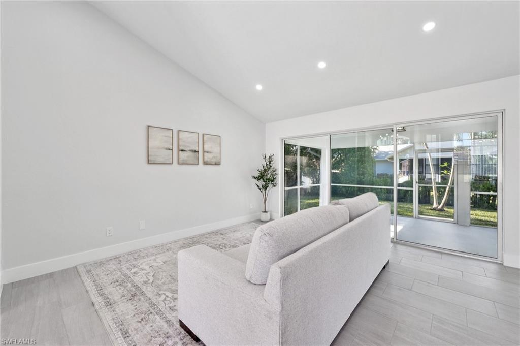 SAN CARLOS PARK - Residential