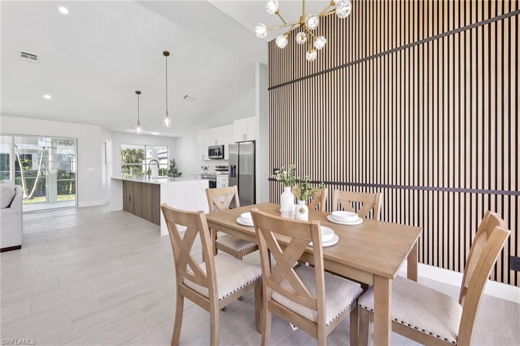 SAN CARLOS PARK - Residential