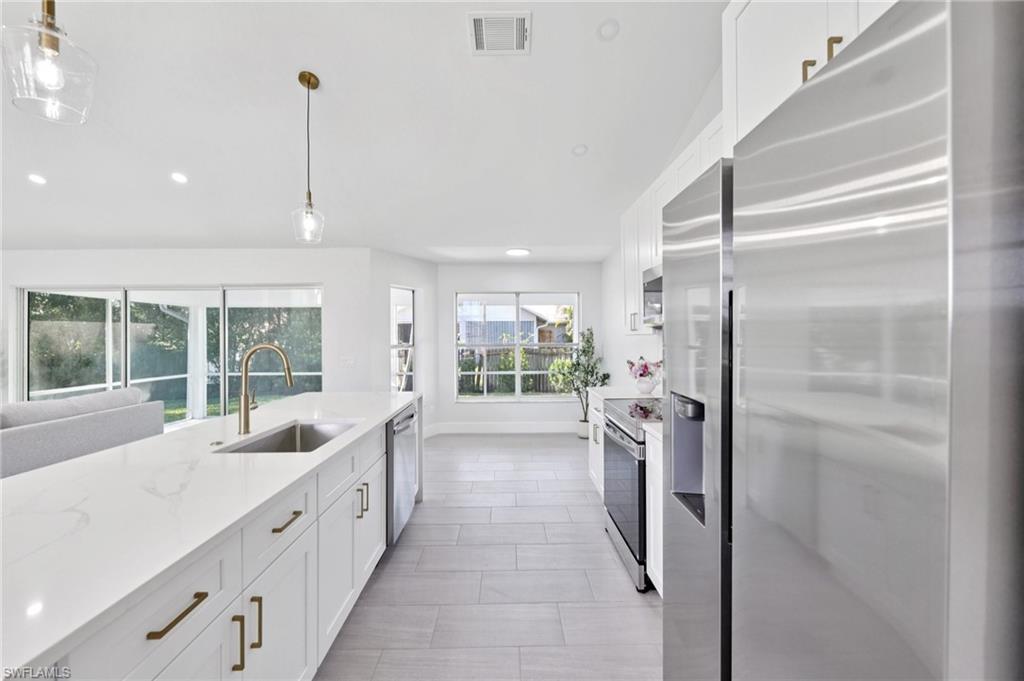 SAN CARLOS PARK - Residential