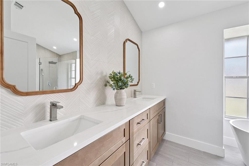 SAN CARLOS PARK - Residential