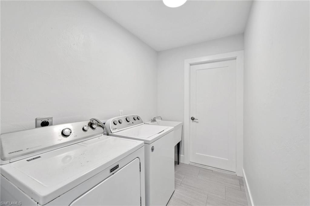 SAN CARLOS PARK - Residential