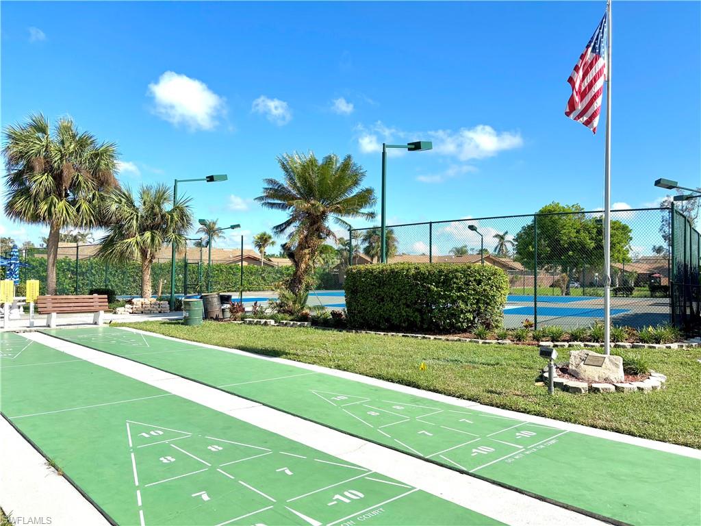 ROYAL WOODS - Residential