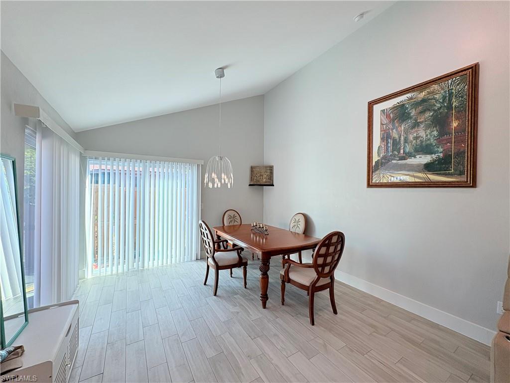 ROYAL WOODS - Residential