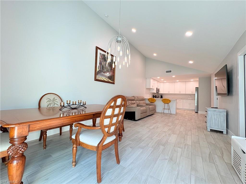 ROYAL WOODS - Residential