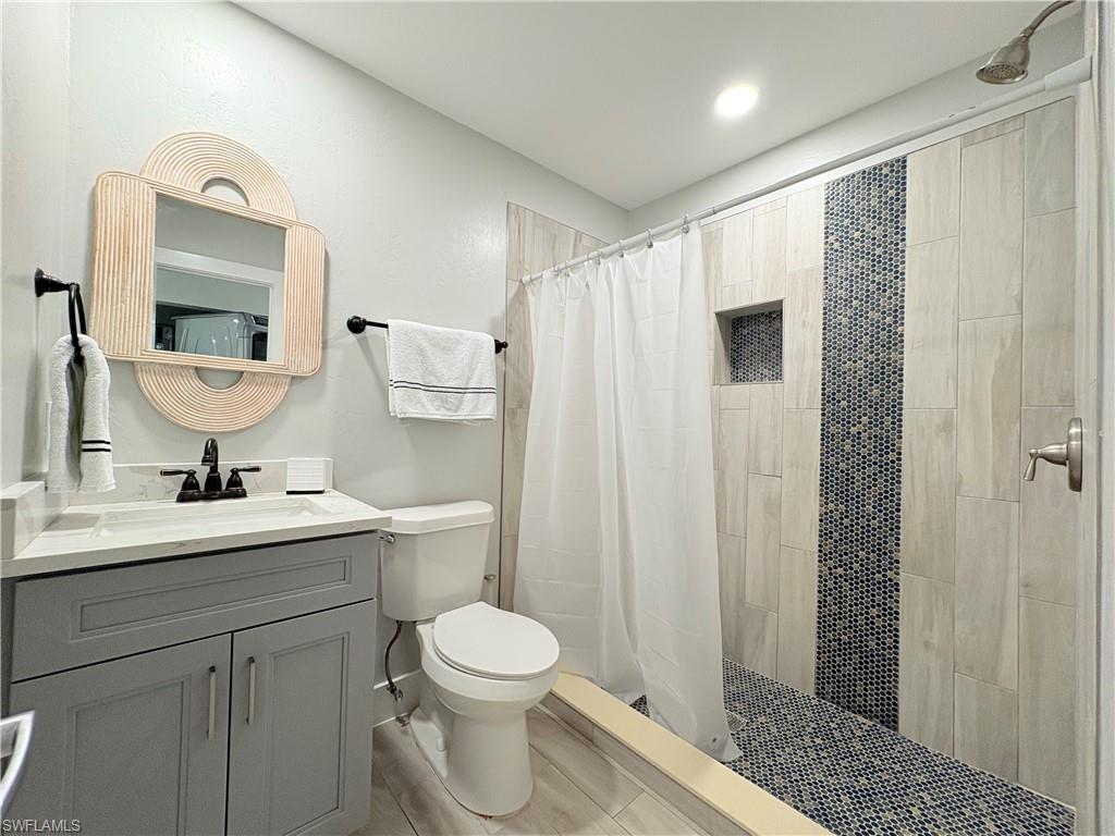 ROYAL WOODS - Residential