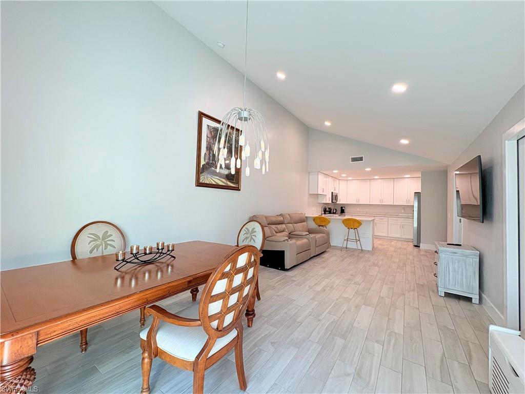 ROYAL WOODS - Residential