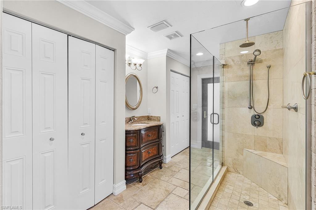 KINGS LAKE - Residential