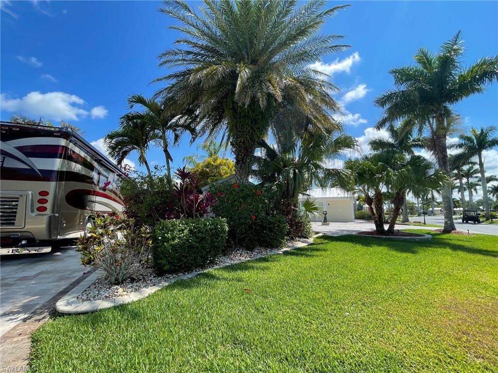 RIVERBEND MOTORCOACH RESORT - Land