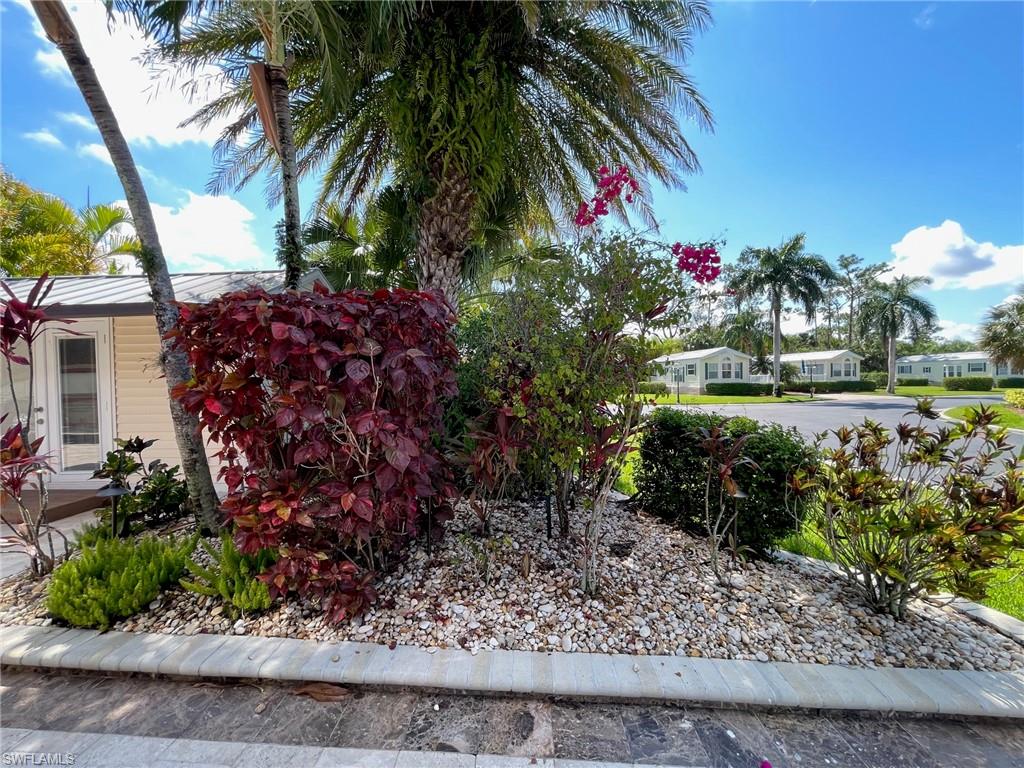 RIVERBEND MOTORCOACH RESORT - Land