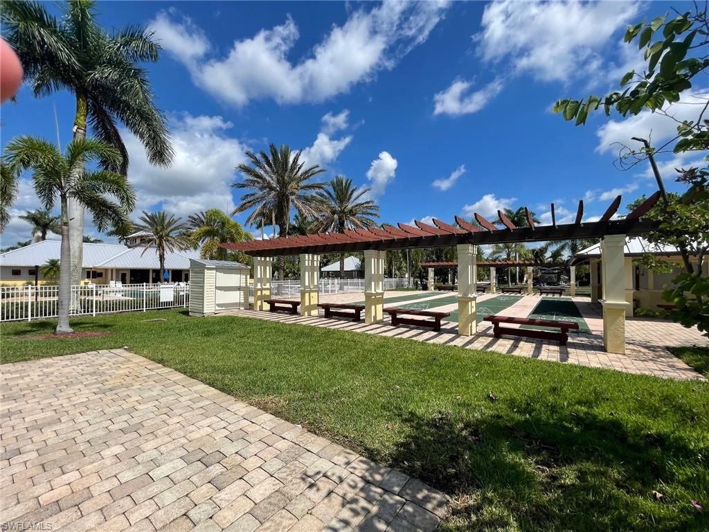 RIVERBEND MOTORCOACH RESORT - Land