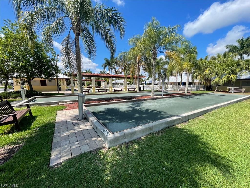 RIVERBEND MOTORCOACH RESORT - Land