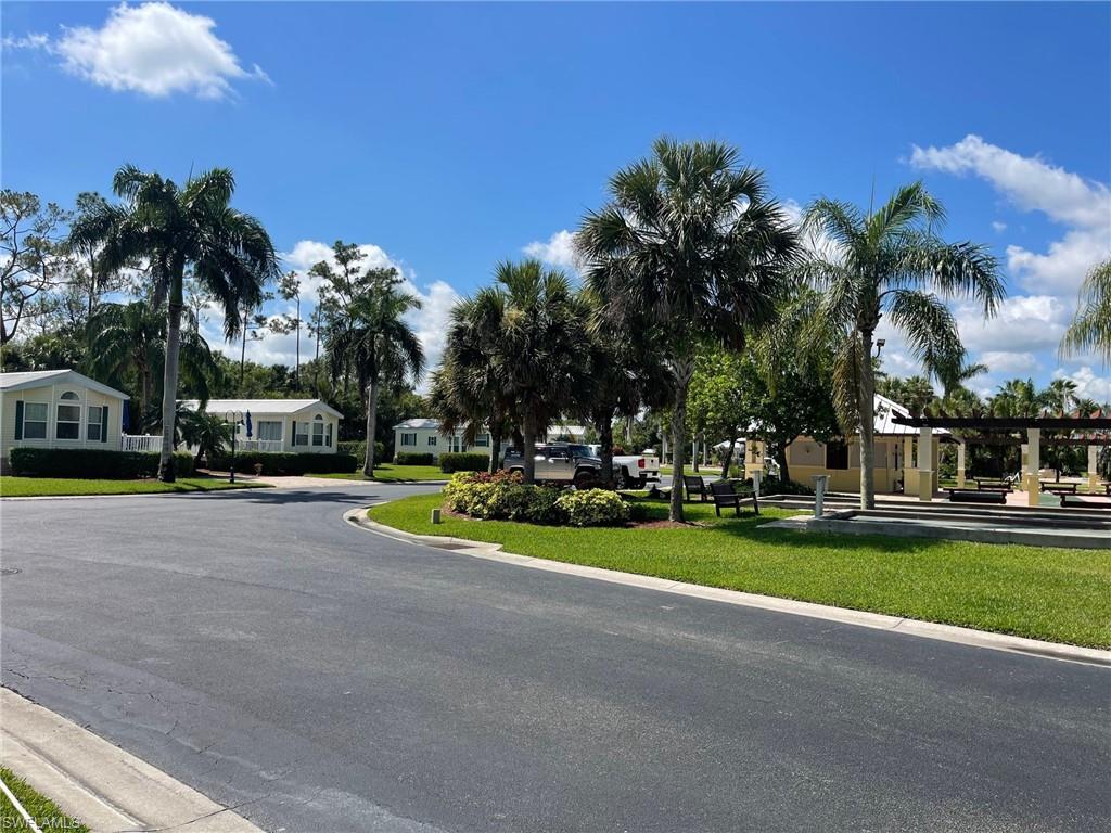 RIVERBEND MOTORCOACH RESORT - Land