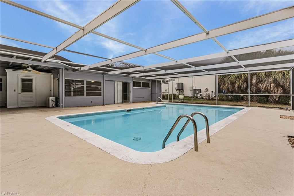 YACHT CLUB - Residential