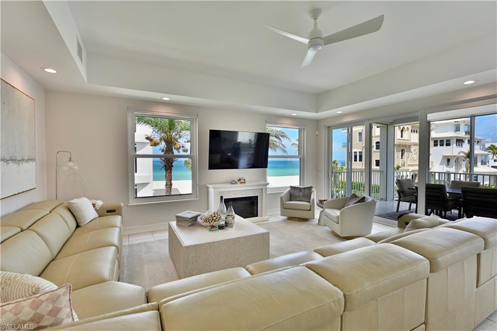 103 DOMINICA LN