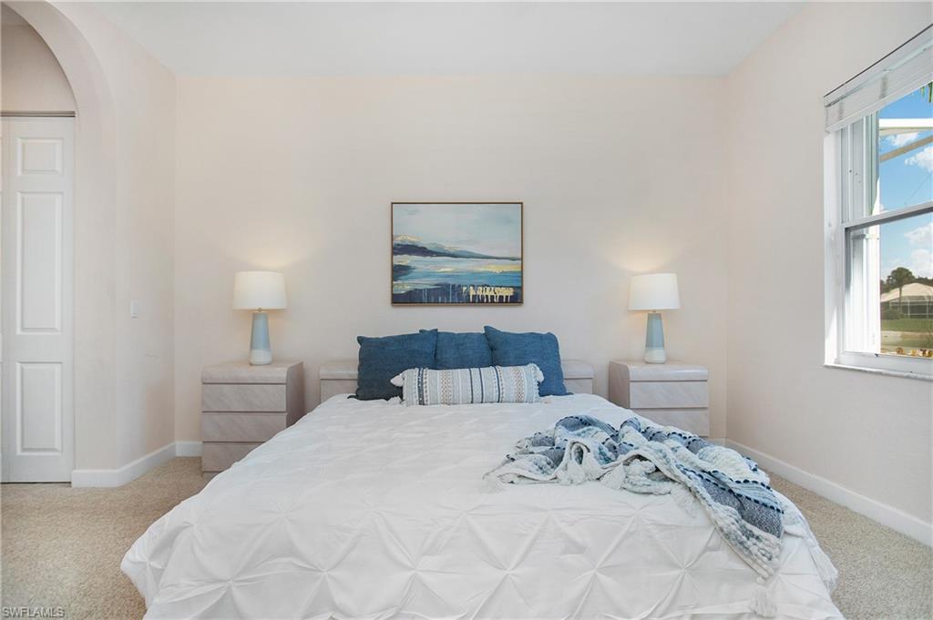 CARLTON LAKES - Residential