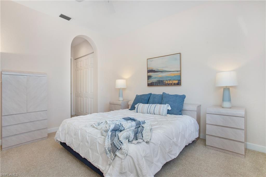 CARLTON LAKES - Residential