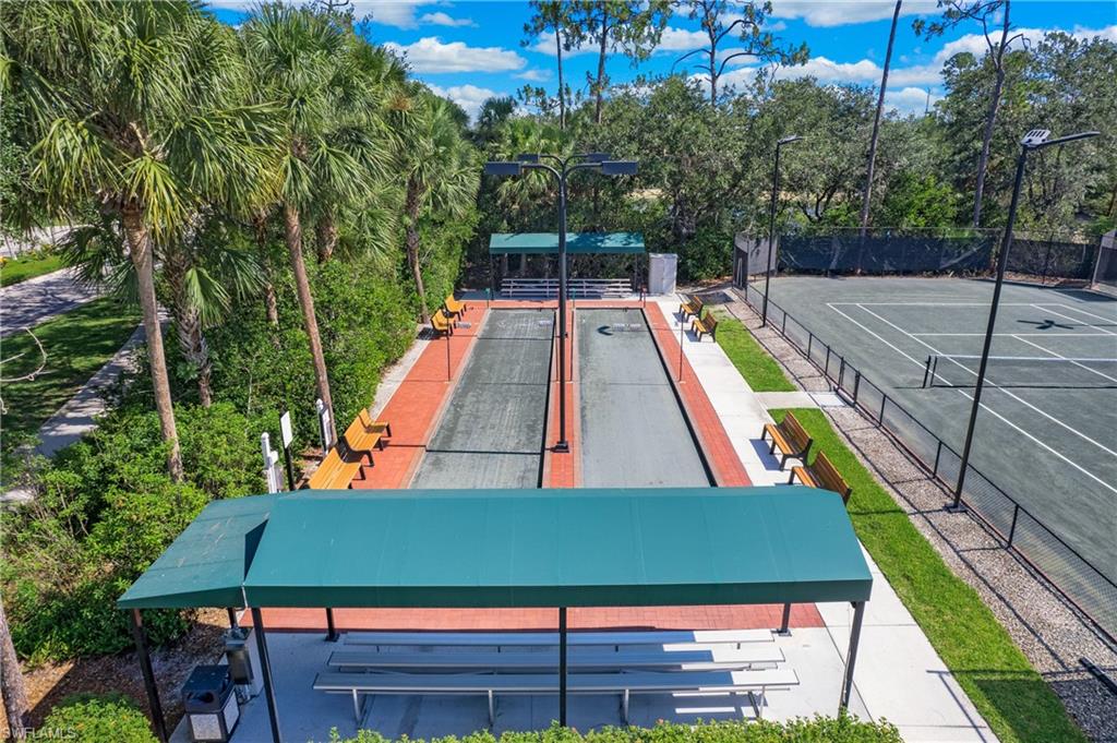 CARLTON LAKES - Residential