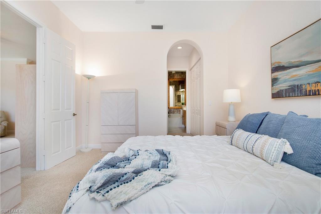 CARLTON LAKES - Residential