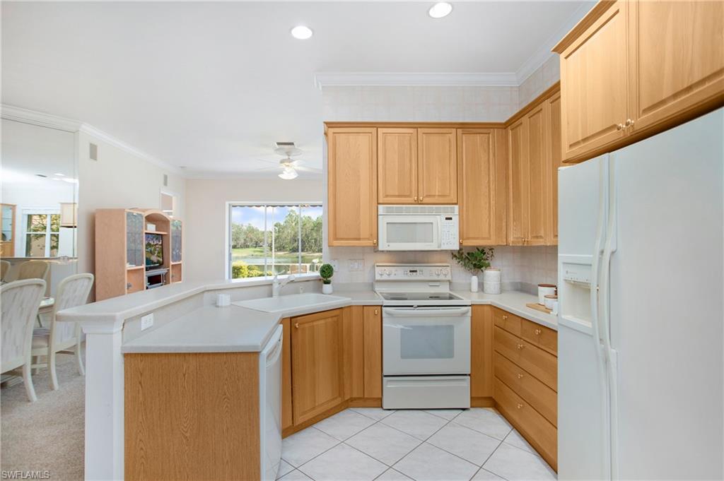 CARLTON LAKES - Residential