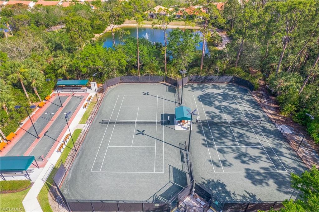 CARLTON LAKES - Residential