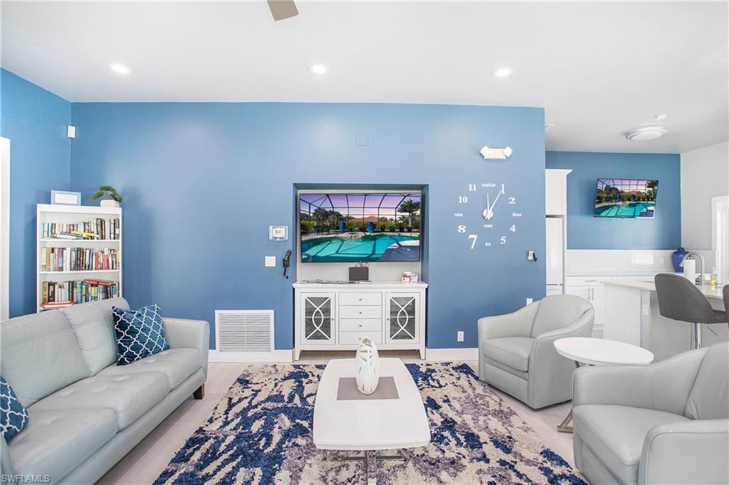 WILSHIRE LAKES - Residential