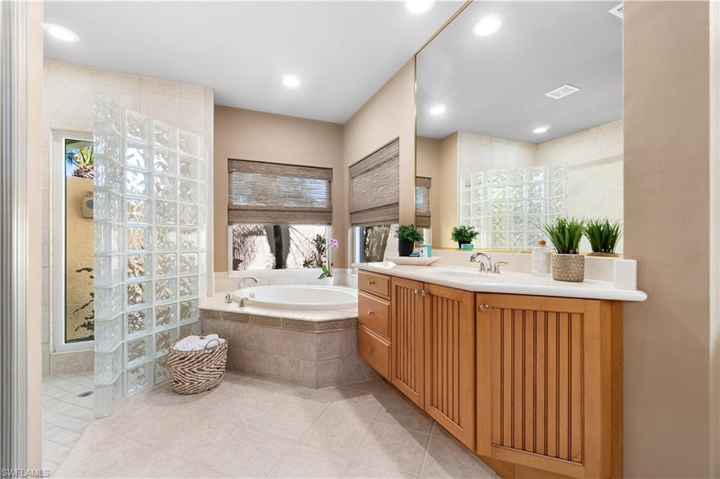 WILSHIRE LAKES - Residential