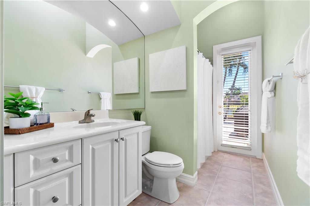 WILSHIRE LAKES - Residential