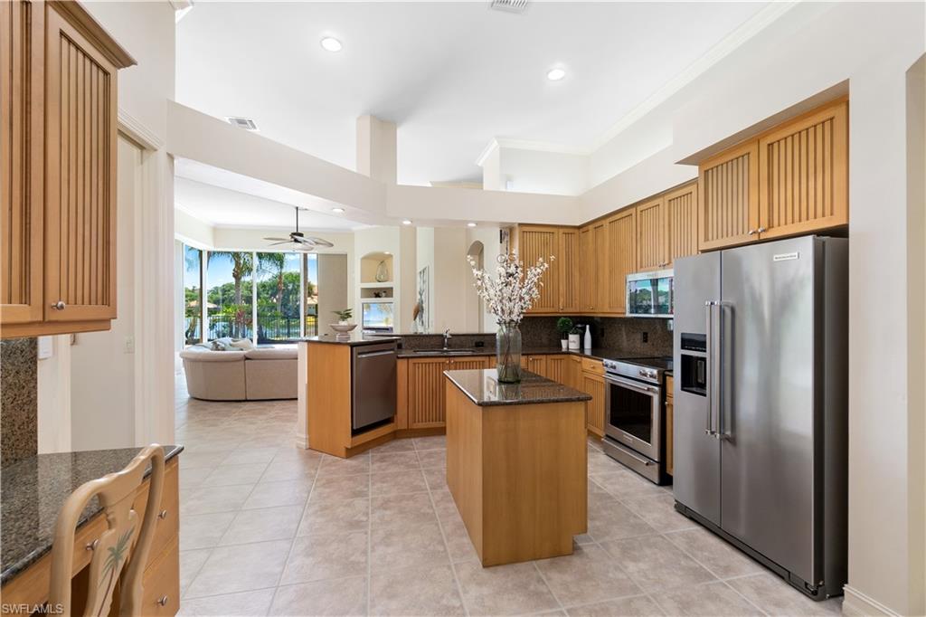 WILSHIRE LAKES - Residential