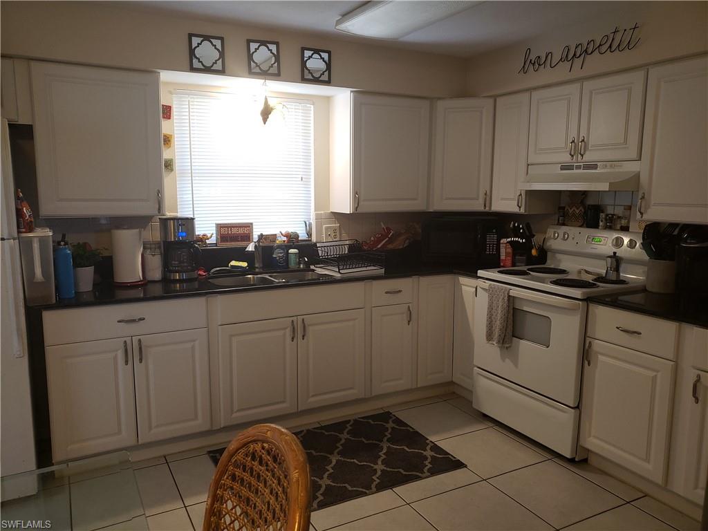 NAPLES PARK - Residential