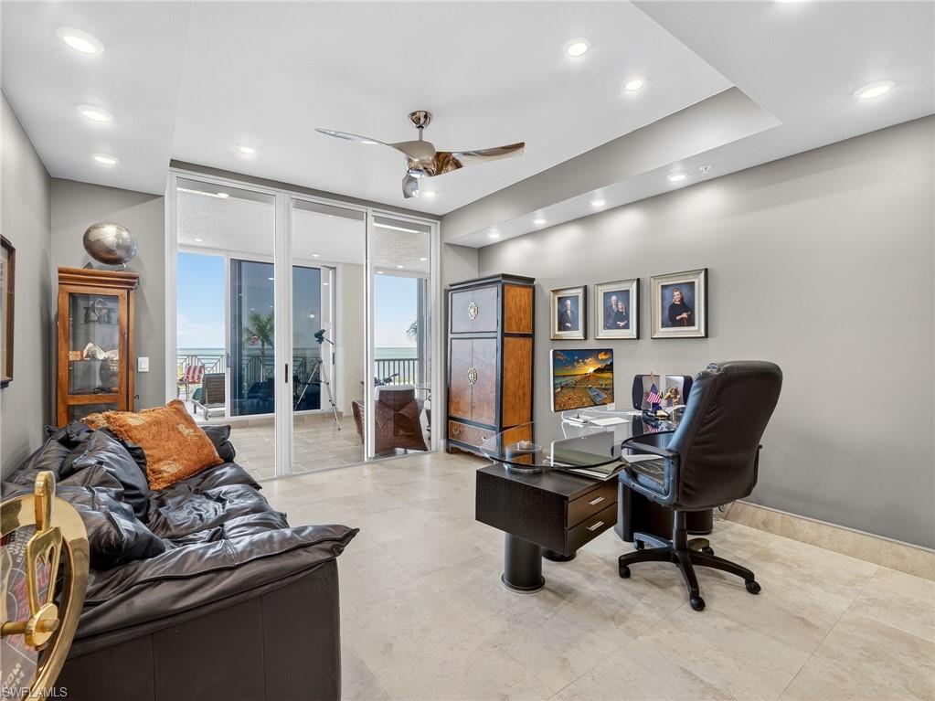 HIDEAWAY BEACH - Residential