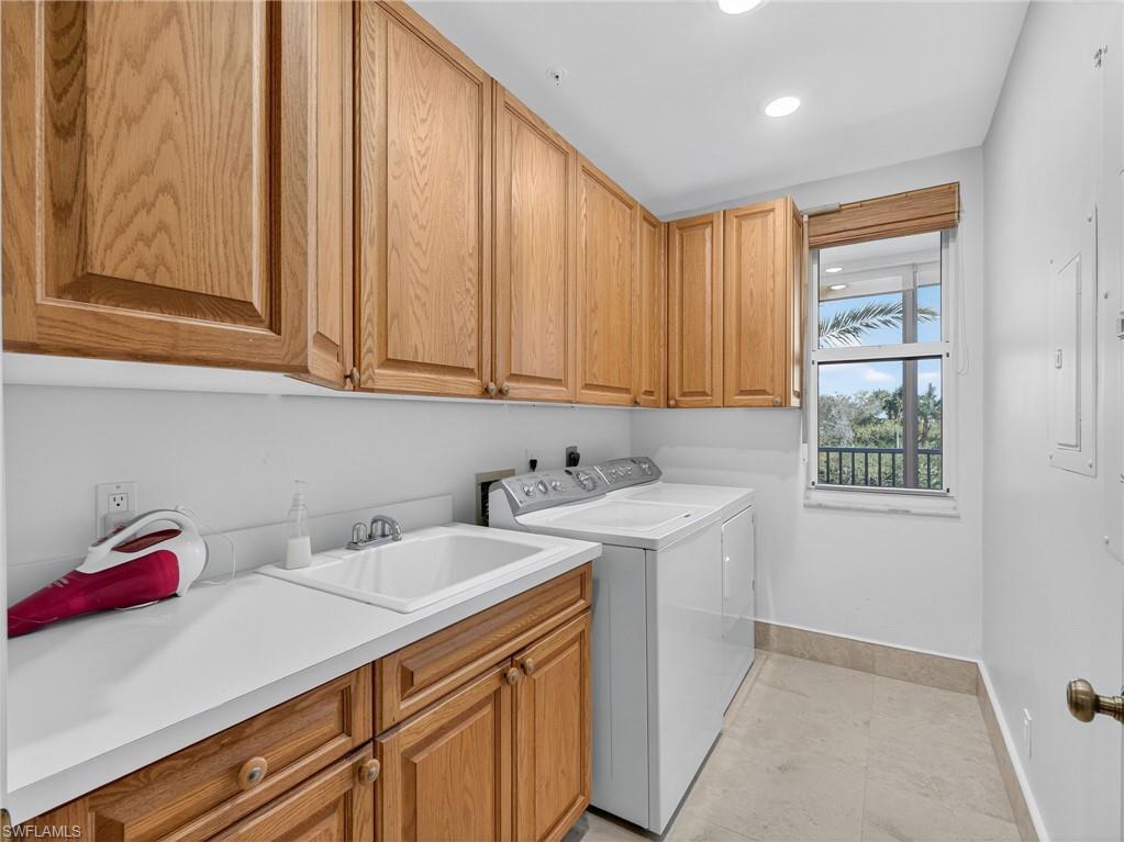 HIDEAWAY BEACH - Residential